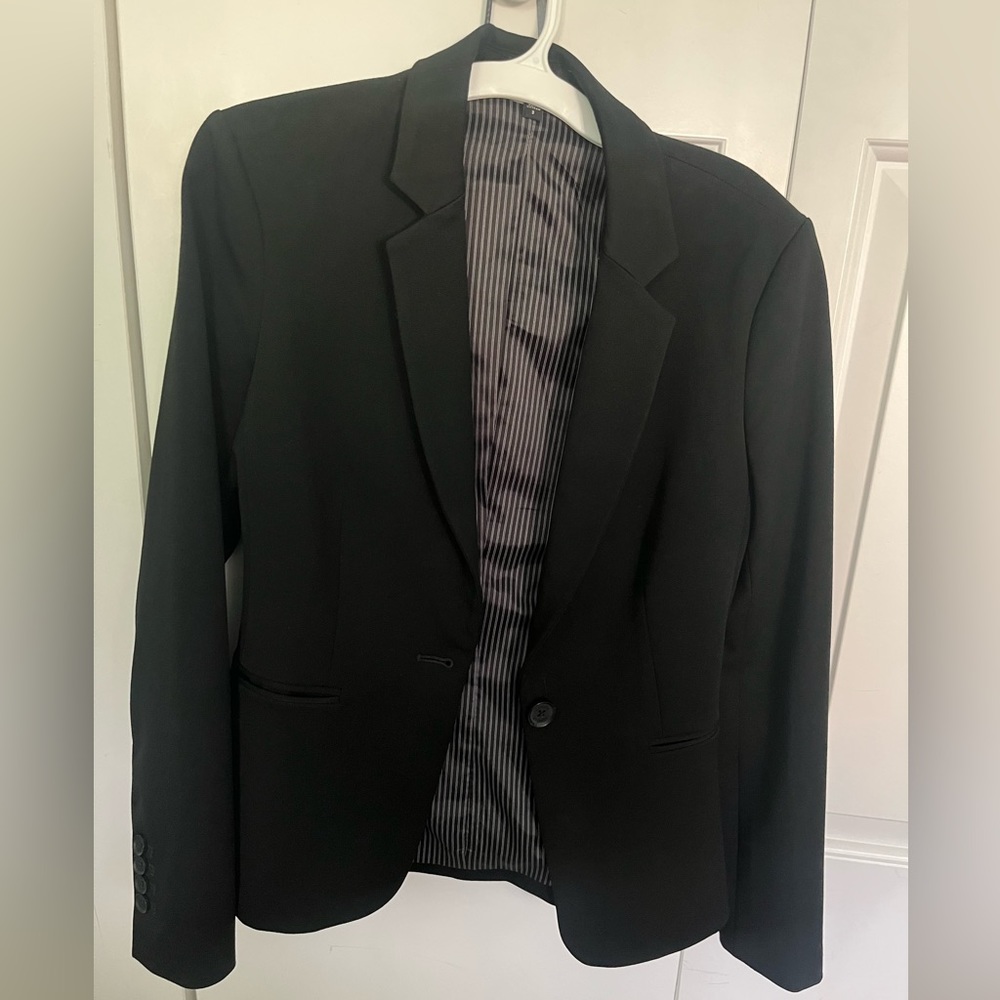 Black women’s single button Express blazer EUC